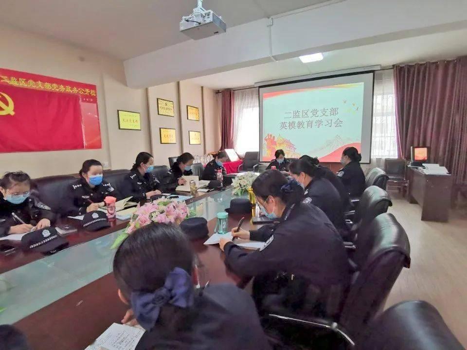 美两名海豹突击队员确认死亡 退役军官对任务保障等提出质疑